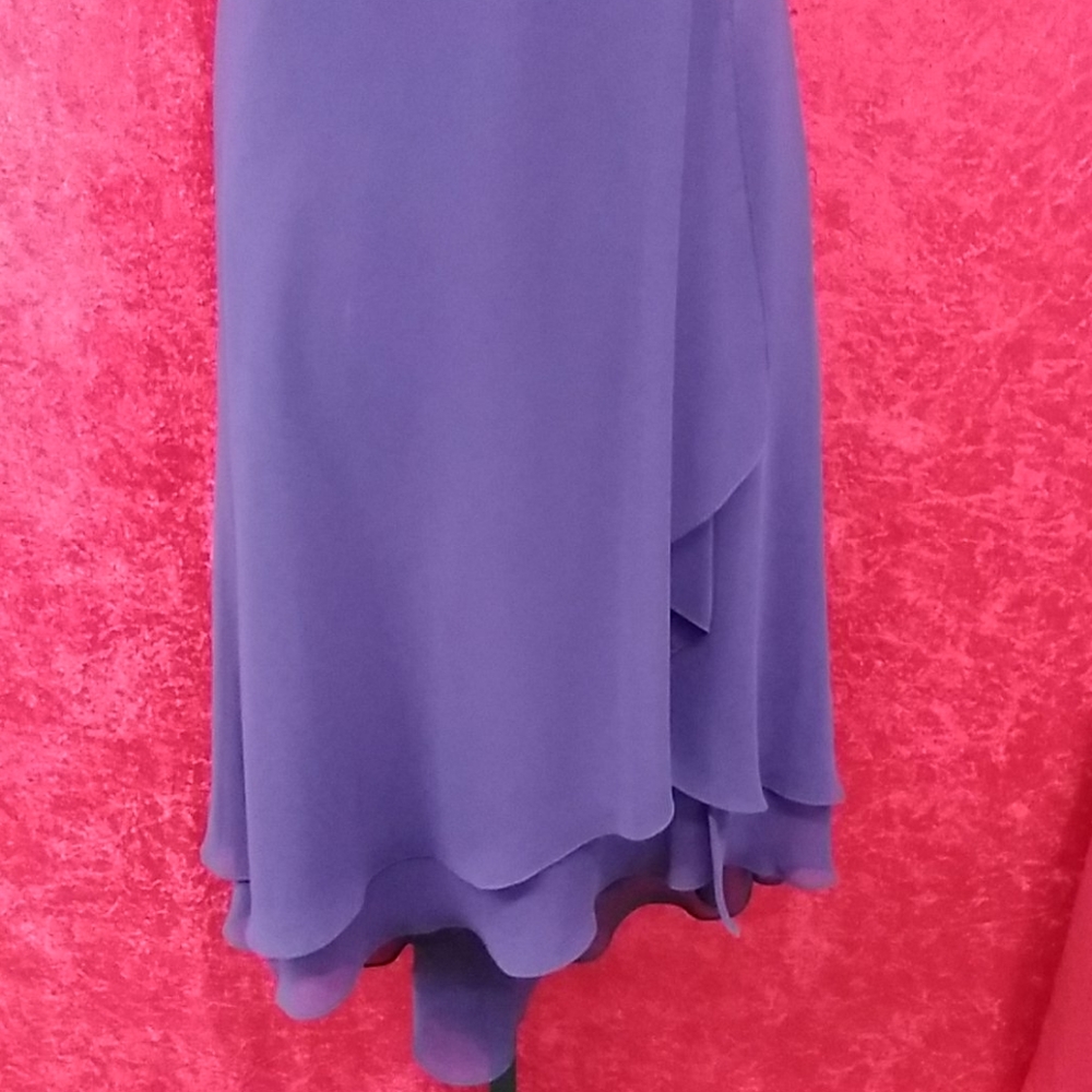 Dresses - Picture 3 of 5